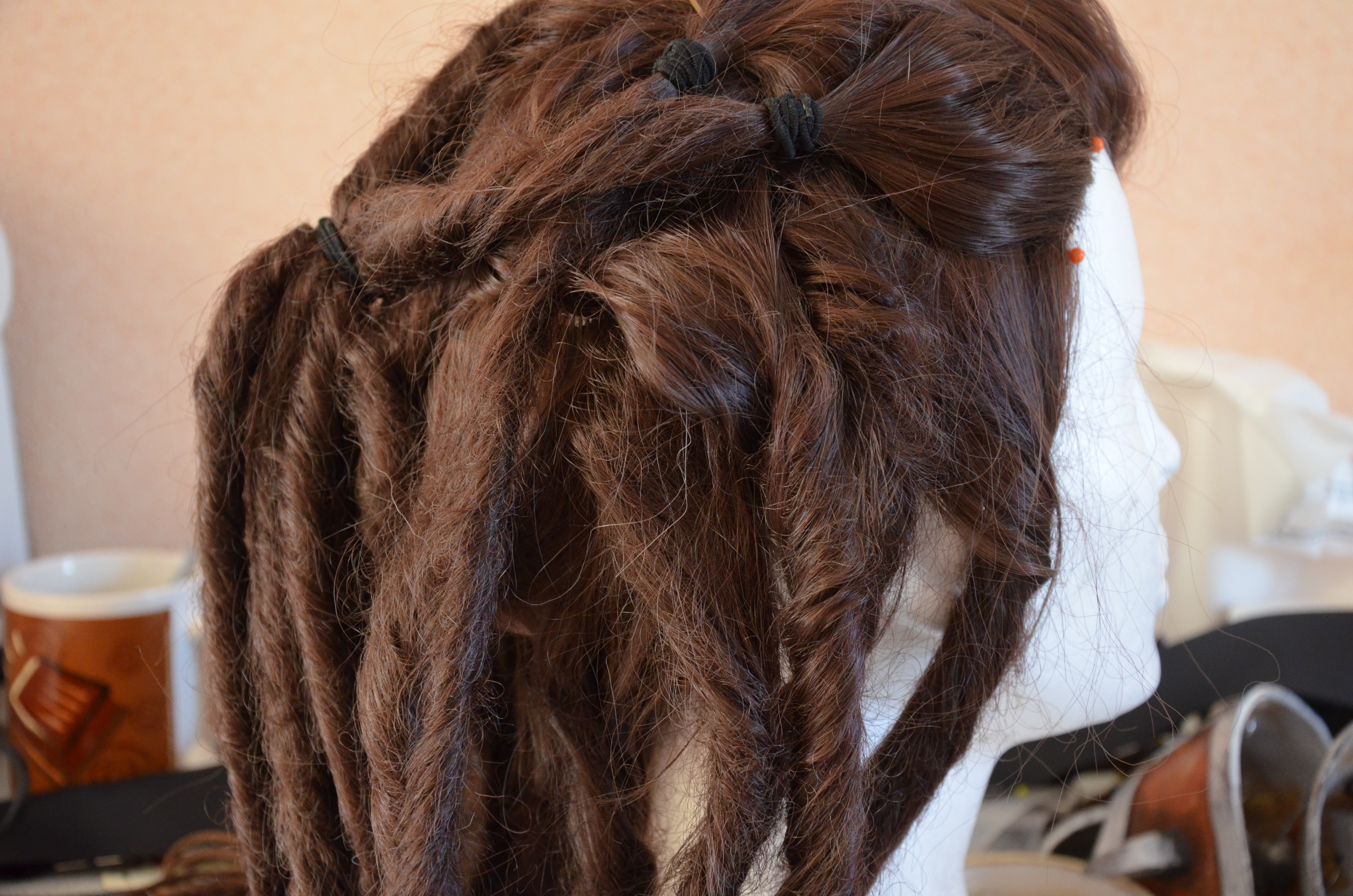 Tutoriel Créer des dreadlocks sur une perruque Black Owl Studio