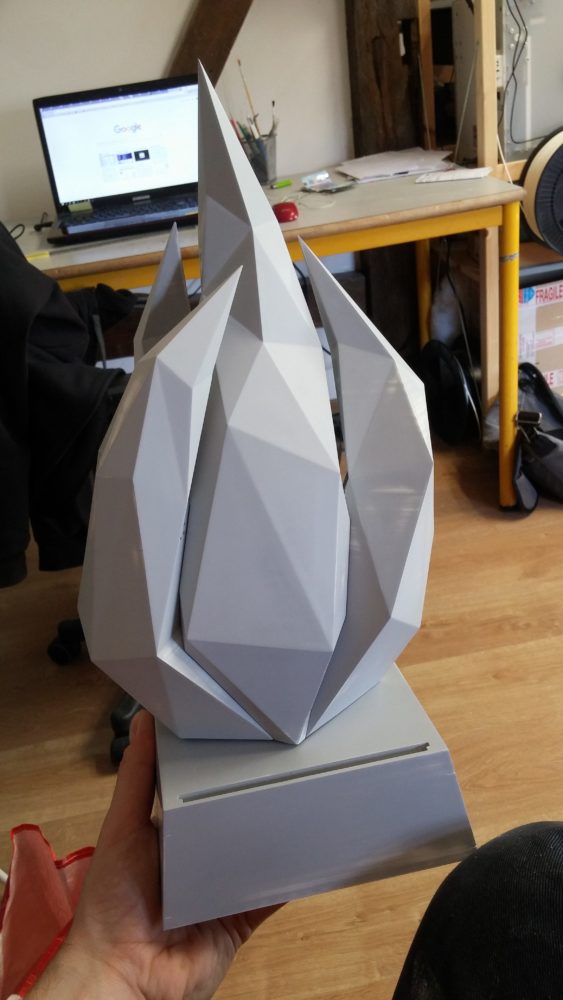 Premier assemblage du prototype du trophée e-sport 2018